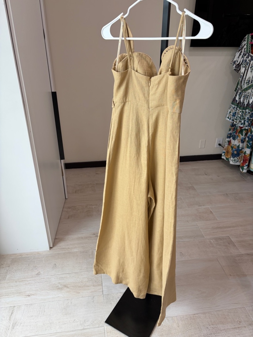 Farm Rio: Sand 3d Flowers Euroflax⢠Premium Linen Jumpsuit - Picture 9 of 13